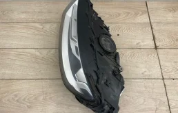 Фара ксенон левая для Audi Q7 на фотографиях