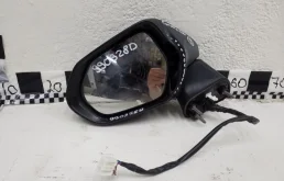 Стекла и зеркала для Toyota Corolla 2025 года на фотографиях