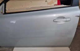 Двери для Volvo C30 2007 года на фотографиях