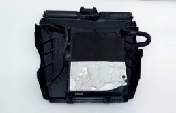 Корпус воздушного фильтра для Audi Q7 2018 года на фотографиях