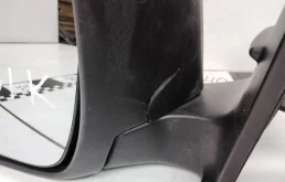 Стекла и зеркала для Toyota Corolla 2016 года на фотографиях