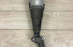 Пневмостойка передняя правая для Audi Q7 на фотографиях