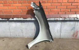 Крыло правое для Subaru Legacy 2009 года на фотографиях