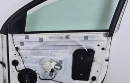 Дверь передняя правая для Audi Q7 2010 года на фотографиях