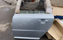 Дверь задняя левая для Volvo XC70 2013 года на фотографиях