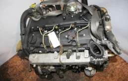 Двигатель без навесного для Kia Carnival 2000 года на фотографиях