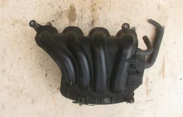 Впускной коллектор для Hyundai Solaris 2010 года на фотографиях