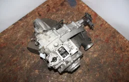 Двигатель без навесного для Hyundai Starex 2005 года на фотографиях