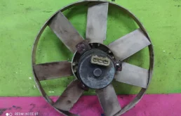 Вентилятор радиатора охлаждения ДВС для Volkswagen Golf 1997 года на фотографиях