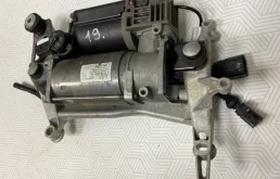 Компрессор пневмоподвески задний для Audi Q7 на фотографиях