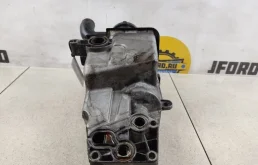 Корпус масляного фильтра для Volvo C30 на фотографиях