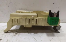 Блок предохранителей салона для Hyundai Solaris на фотографиях