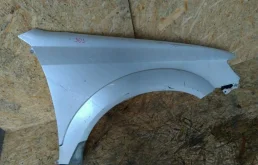 Крыло правое для Subaru Legacy 2009 года на фотографиях