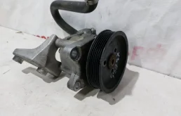 Насос ГУР для BMW X3 2006 года на фотографиях