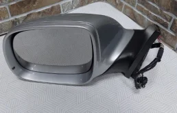 Стекла и зеркала для Audi Q7 2015 года на фотографиях