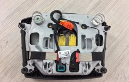 Подушка безопасности водителя для Volkswagen Touareg на фотографиях