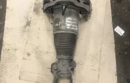 Пневмостойка передняя левая для Audi Q7 на фотографиях