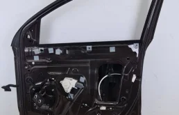 Двери для Audi Q7 2013 года на фотографиях