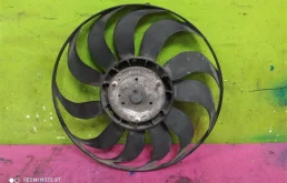 Вентилятор радиатора охлаждения ДВС для Volkswagen Golf 1997 года на фотографиях