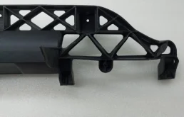 Кронштейн заднего бампера левый для Audi Q7 2013 года на фотографиях