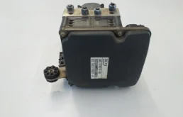 Блок ABS для BMW 5er 2012 года на фотографиях