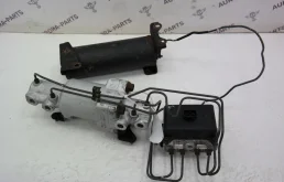 Блок клапанов пневмоподвески для Lexus LX на фотографиях