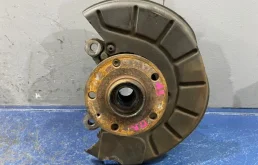 Кулак Audi A3 8P