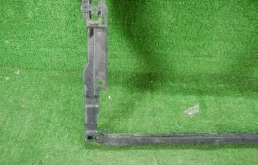 Панель радиатора (телевизор) для Volkswagen Golf 2016 года на фотографиях