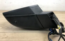 Стекла и зеркала для Audi Q7 2015 года на фотографиях