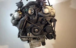 Двигатель без навесного для Porsche Cayenne 2002 года на фотографиях