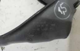 Петля капота левая для Skoda Rapid 2025 года на фотографиях