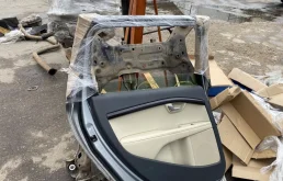 Дверь задняя левая для Volvo XC70 2013 года на фотографиях