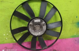 Вентилятор радиатора охлаждения ДВС для Volkswagen Golf 1997 года на фотографиях