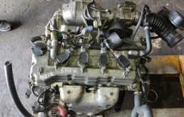 Двигатель для Nissan Primera 2006 года на фотографиях