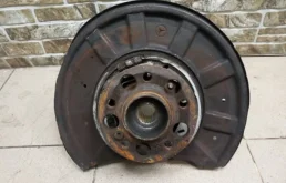 Кулак поворотный левый для Mercedes-Benz E class W212 2009-2015