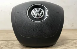 Подушка безопасности водителя для Volkswagen Touareg 2014 года на фотографиях