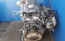 Двигатель для Skoda Rapid 2012 года на фотографиях