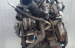 Двигатель без навесного для Nissan Navara 2013 года на фотографиях