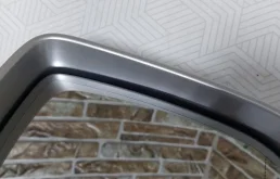 Стекла и зеркала для Audi Q7 2010 года на фотографиях