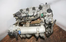 Двигатель для Nissan Primera 2006 года на фотографиях