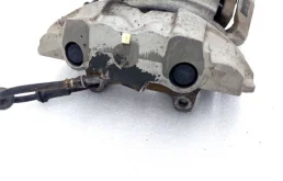 Скоба суппорта передняя для Audi A8 на фотографиях