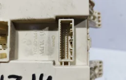 Блок предохранителей салона для Hyundai Solaris на фотографиях