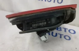 Фонарь внутренний правый для Mercedes-Benz E class на фотографиях