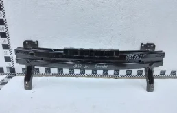 Усилитель бампера передний верхний для Hyundai i40 2012 года на фотографиях