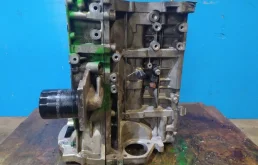 Блок цилиндров ДВС (без ГБЦ) для Mitsubishi Outlander 2012 года на фотографиях