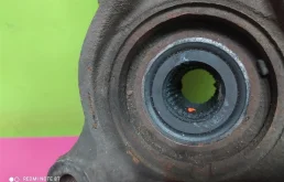 Кулак поворотный правый для Audi Q7 на фотографиях