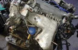 Двигатель для Toyota RAV4 1996 года на фотографиях