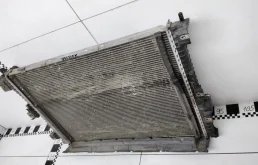 Радиатор охлаждения ДВС для Ford Explorer на фотографиях