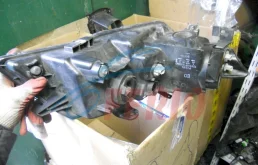 Фара левая для Honda Accord 2004 года на фотографиях