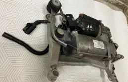 Компрессор пневмоподвески задний для Audi Q7 на фотографиях